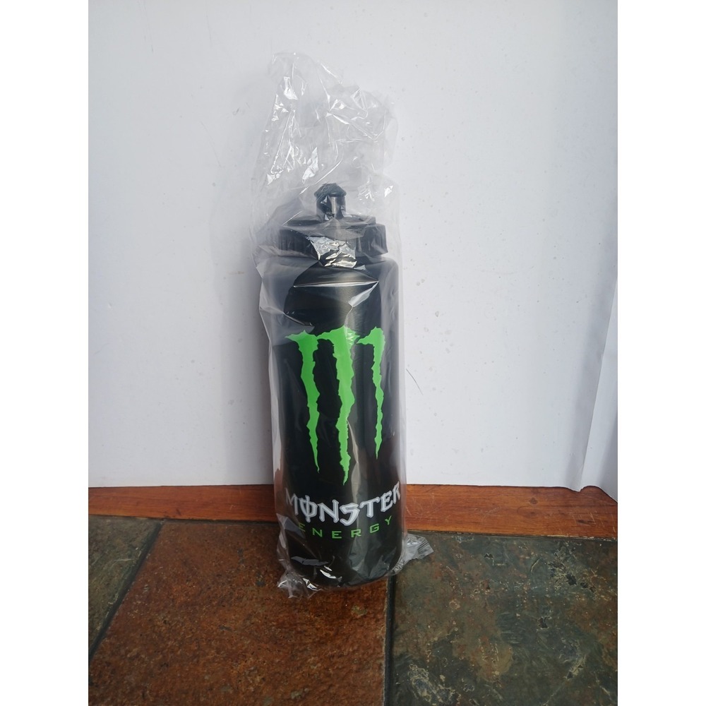 Monster Energy Water Bottle 32 OZ. Sports & Fitness/ Brand New/ Sealed